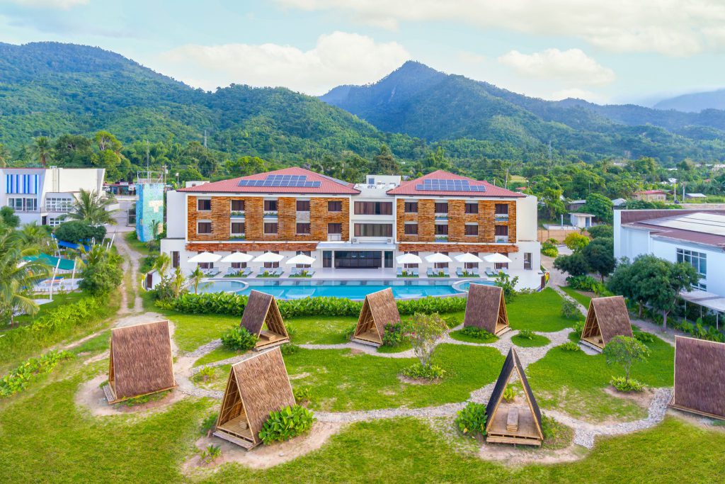 Read more about the article The Role of Technology in Modernizing the Hospitality Industry