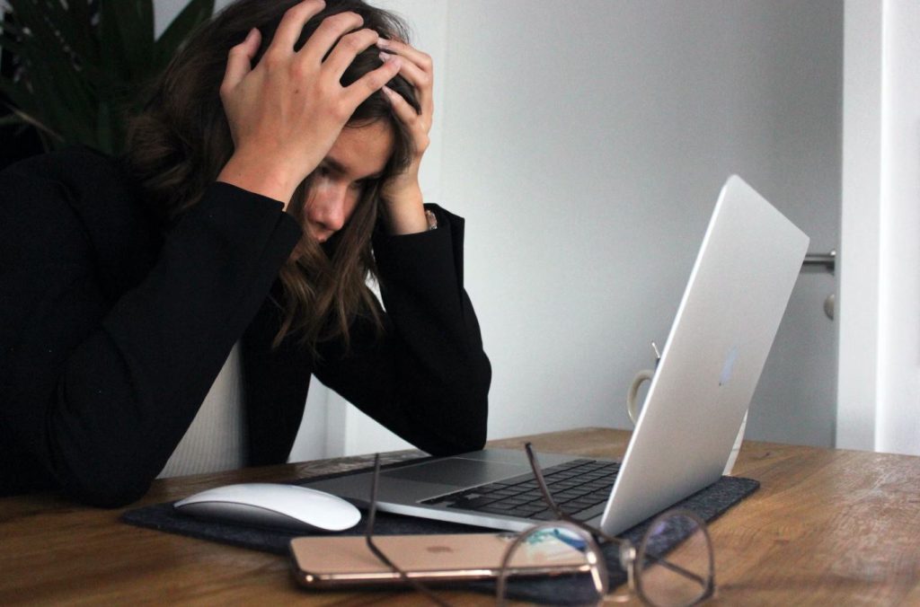 Read more about the article Managing Stress in the Fast-Paced Hospitality Industry