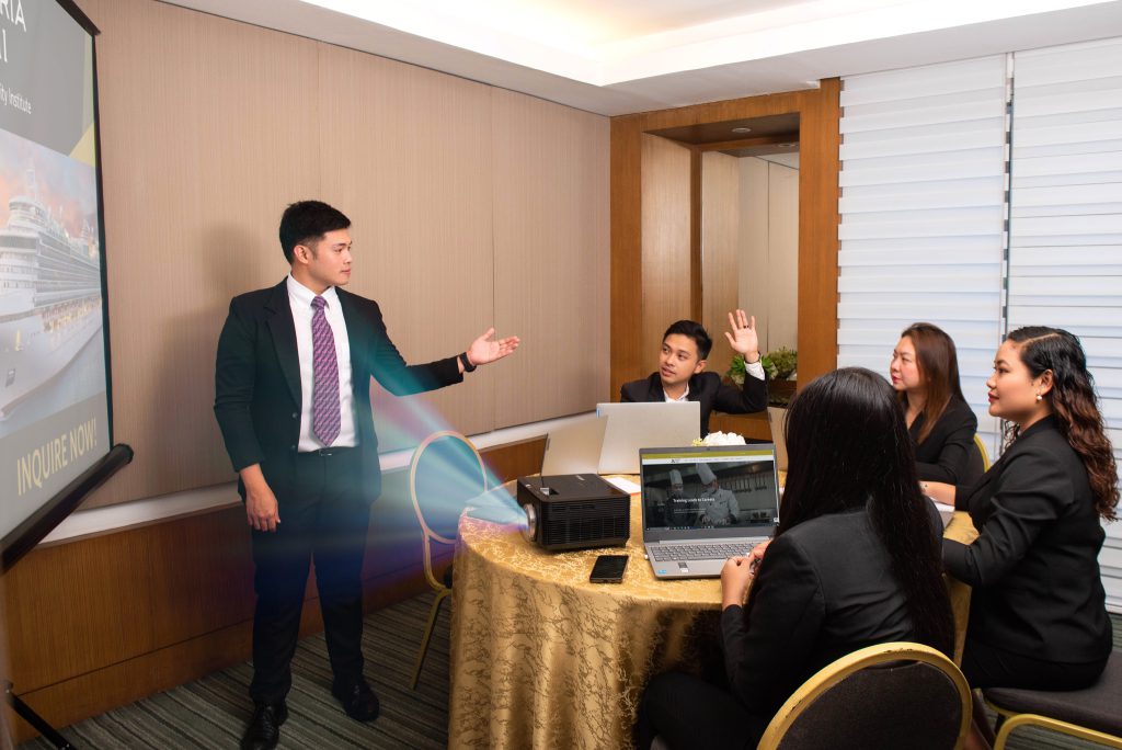 Read more about the article The First 3 Steps to Take in Pursuing Your Dream Cruise Line Job! 